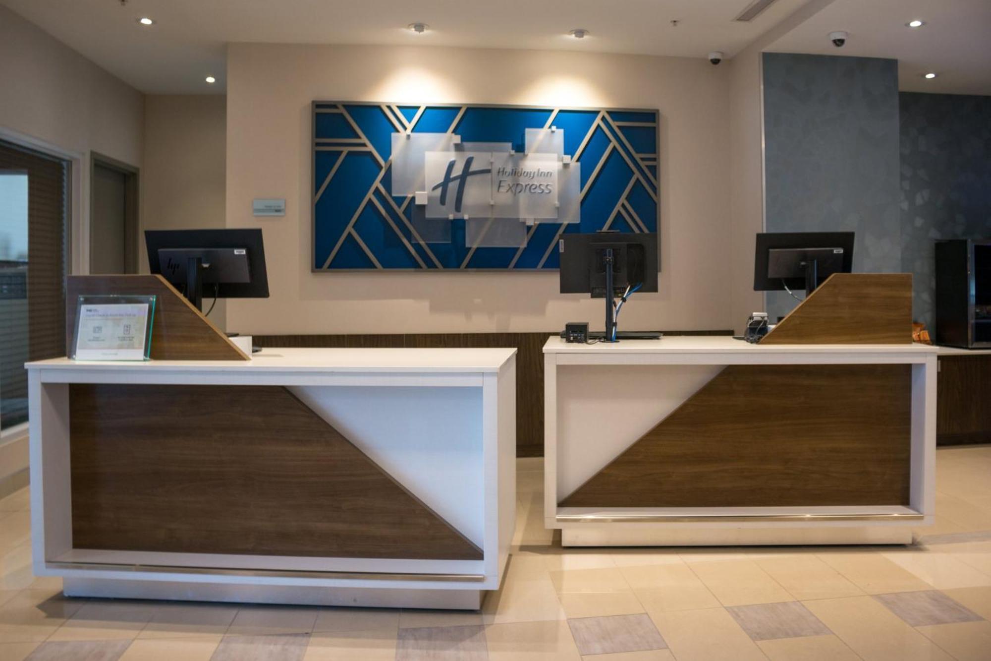 Holiday Inn Express Kingston Central By Ihg Luaran gambar